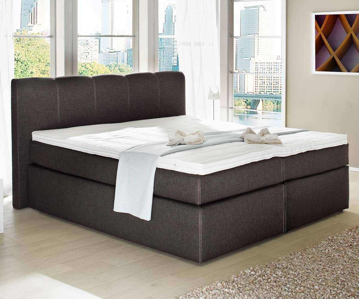 Schlafzimmer betten weiss: landhaus schlafzimmer kiefer in bett ...