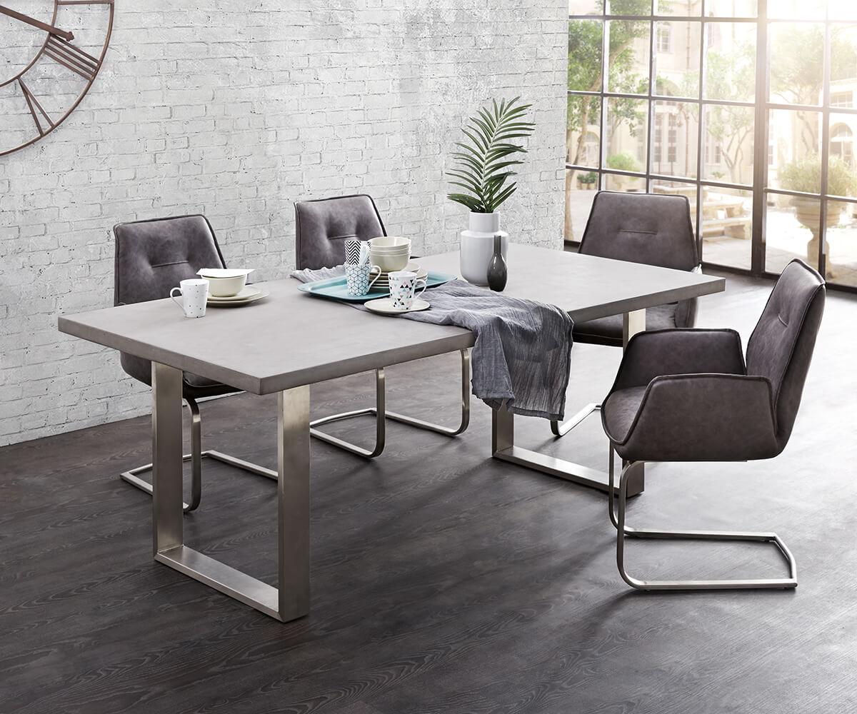 Design Küchentisch aus gespachtelten Beton Design Küchentisch aus gespachtelten Beton